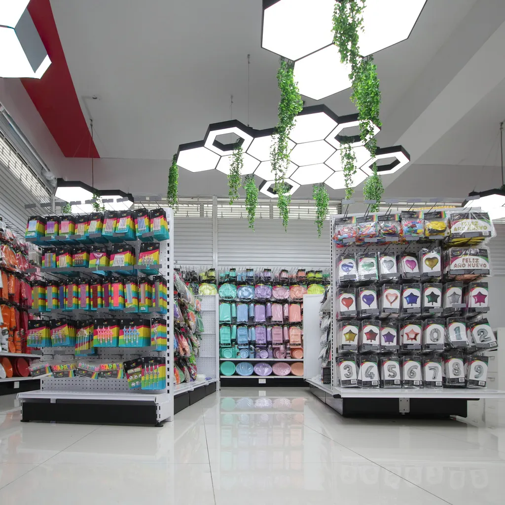 G&oacute;ndolas para tiendas de importaci&oacute;n